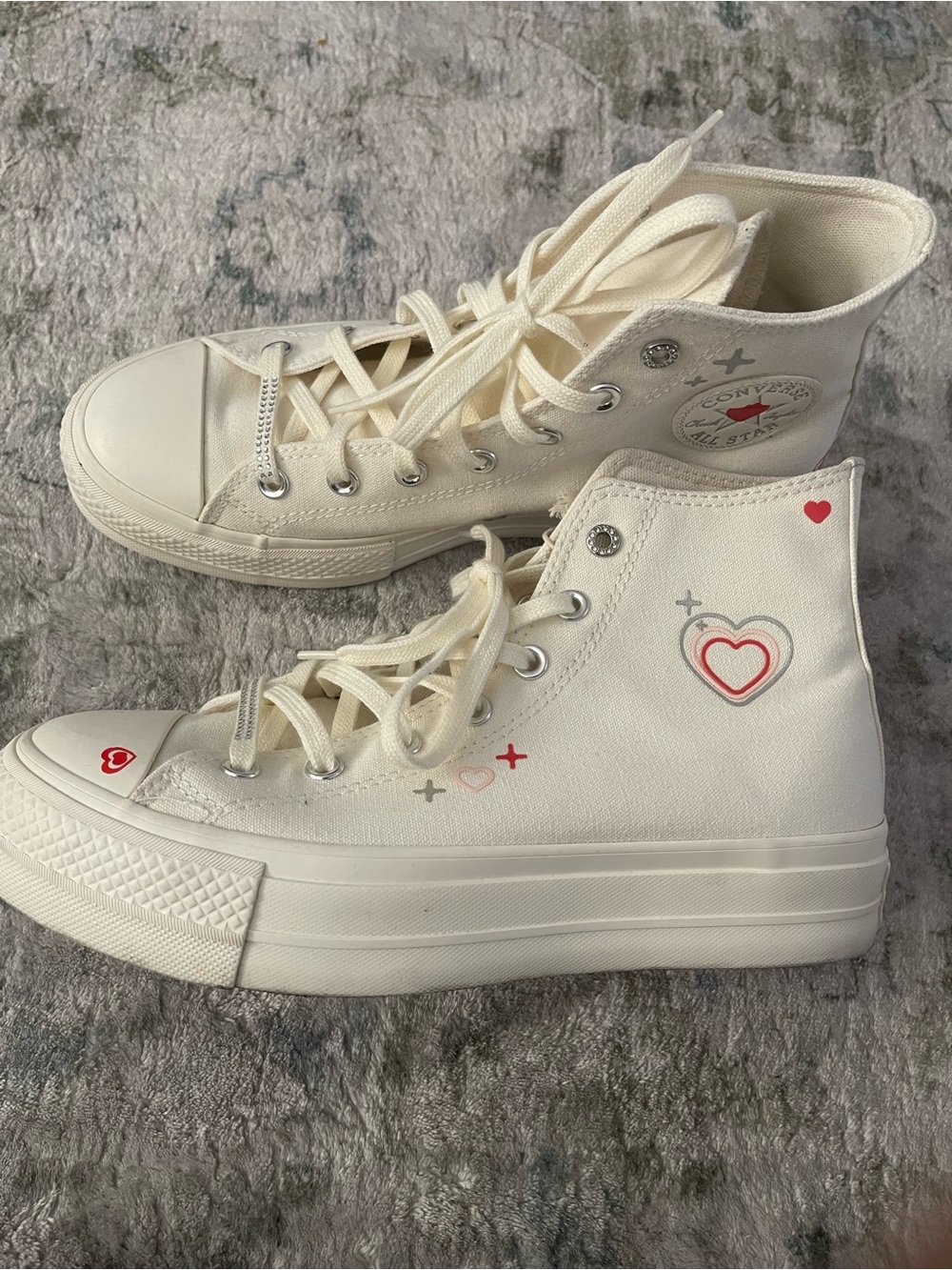 Converse Chuck Taylor All Star Platform Heart Sneakers